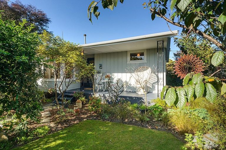 Photo of property in 11 Sinclair Avenue, Highbury, Palmerston North, 4412