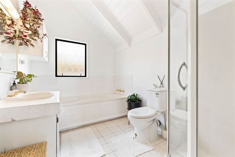 Photo of property in 2/6 Sturm Avenue, Massey, Auckland, 0614