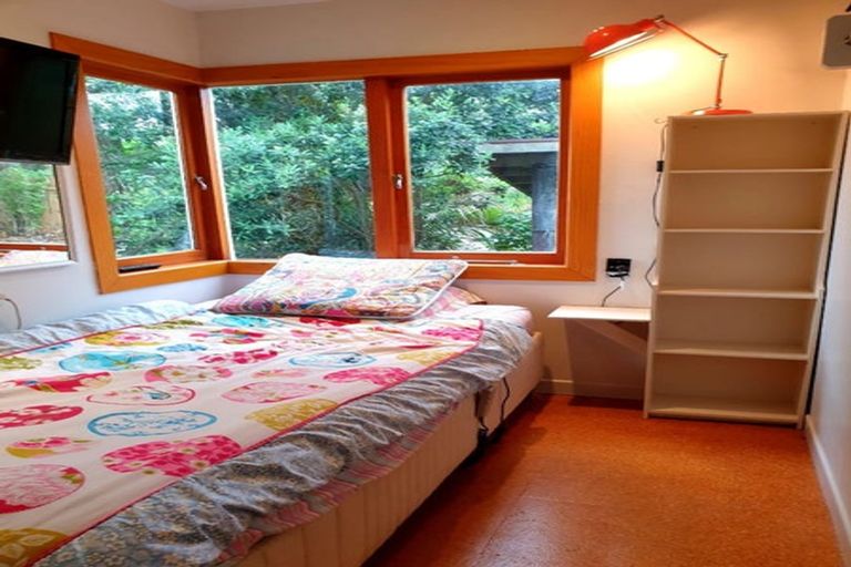 Photo of property in 674 South Titirangi Road, Titirangi, Auckland, 0604