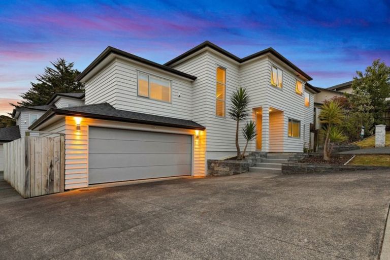 Photo of property in 102b San Marino Drive West, Henderson, Auckland, 0612