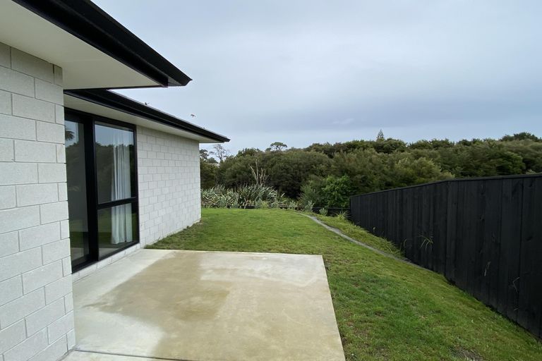 Photo of property in 19 Tahuna Minhinnick Drive, Glenbrook, Waiuku, 2681