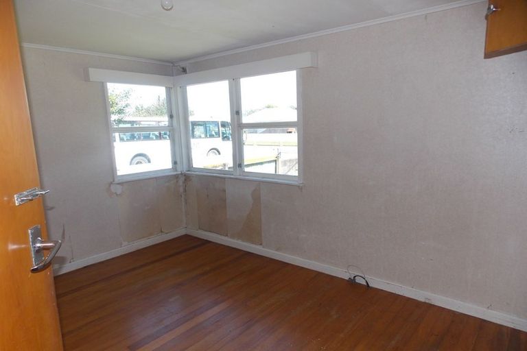 Photo of property in 3 Clifton Street, Bulls, 4818