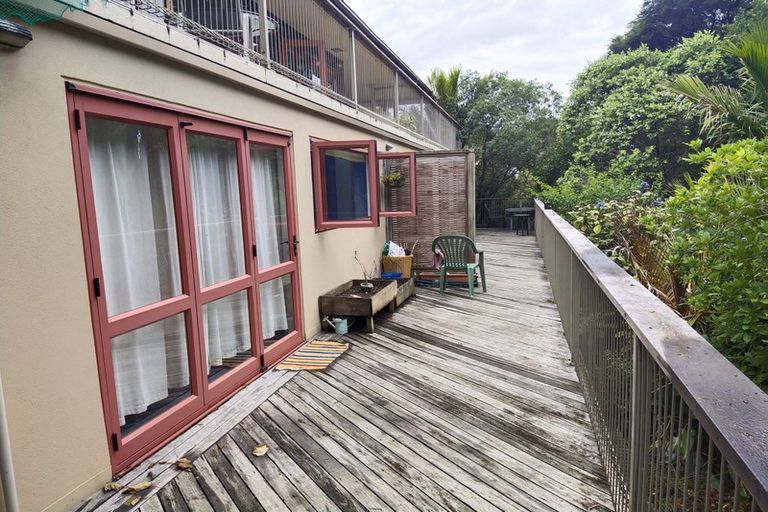 Photo of property in 22 Crescent Road East, Ostend, Waiheke Island, 1081