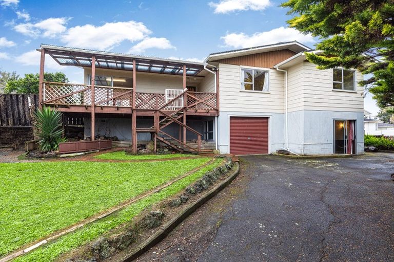 Photo of property in 58 Archmillen Avenue, Pakuranga Heights, Auckland, 2010