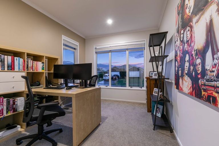 Photo of property in 22 Malbec Place, Huapai, Kumeu, 0810
