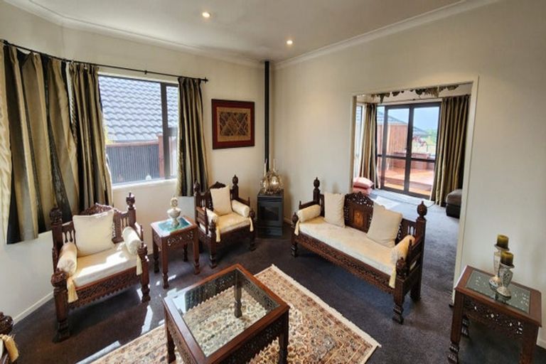 Photo of property in 12 Lemont Place, Westown, New Plymouth, 4310