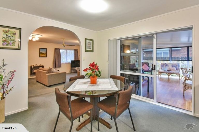 Photo of property in 2 Tuakura Way, The Gardens, Auckland, 2105