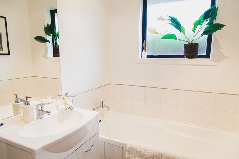 Photo of property in 1a Maple Court, Arthurs Point, Queenstown, 9371