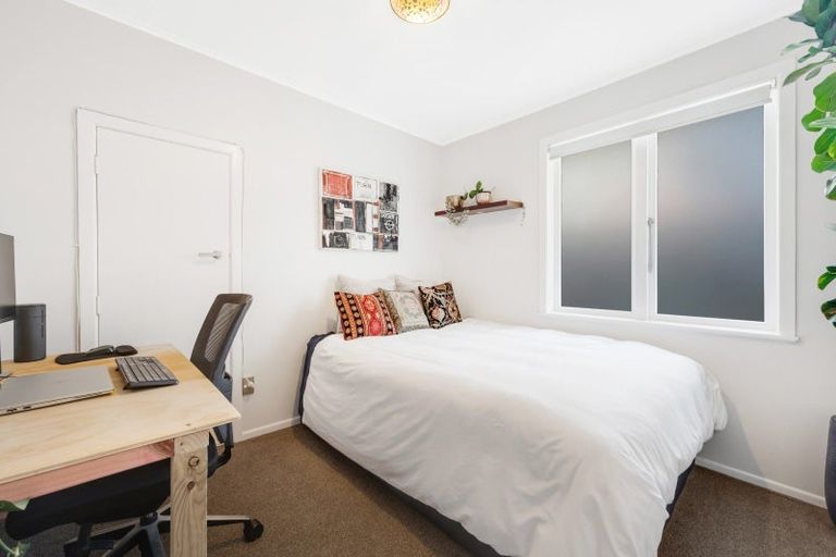 Photo of property in 2/12 Pandora Place, Pakuranga, Auckland, 2010