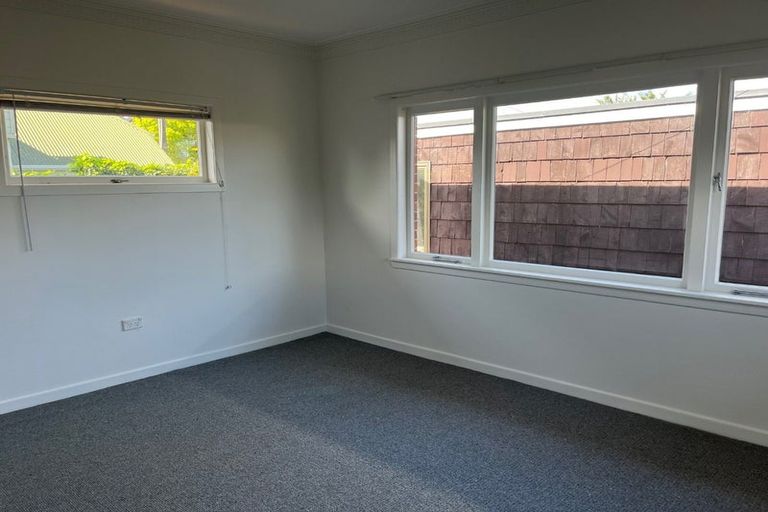 Photo of property in 1/5 Stratford Avenue, Milford, Auckland, 0620