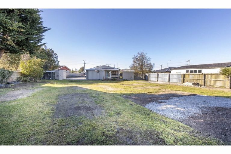 Photo of property in 5 Main North Road, Woodend, 7610