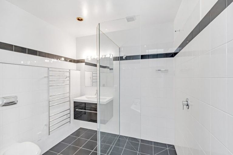 Photo of property in 46 Kilmore Street, Christchurch Central, Christchurch, 8013