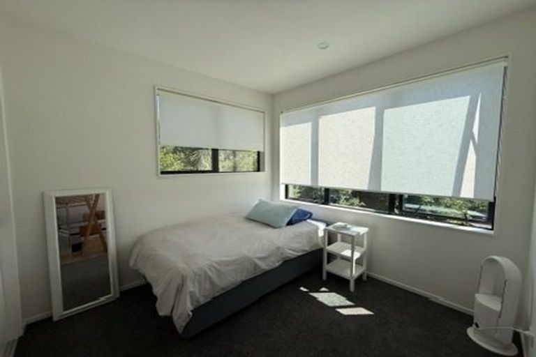 Photo of property in 905e East Coast Road, Northcross, Auckland, 0632