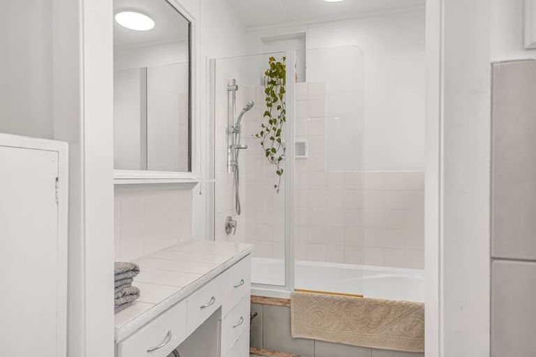 Photo of property in 51 Tosswill Road, Tahunanui, Nelson, 7011