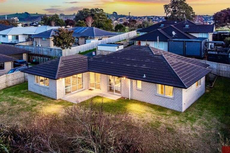 Photo of property in 60 Helenslee Road, Pokeno, 2402