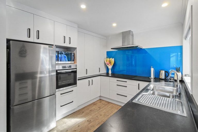 Photo of property in 2b Sandown Avenue, Himatangi Beach, Foxton, 4891