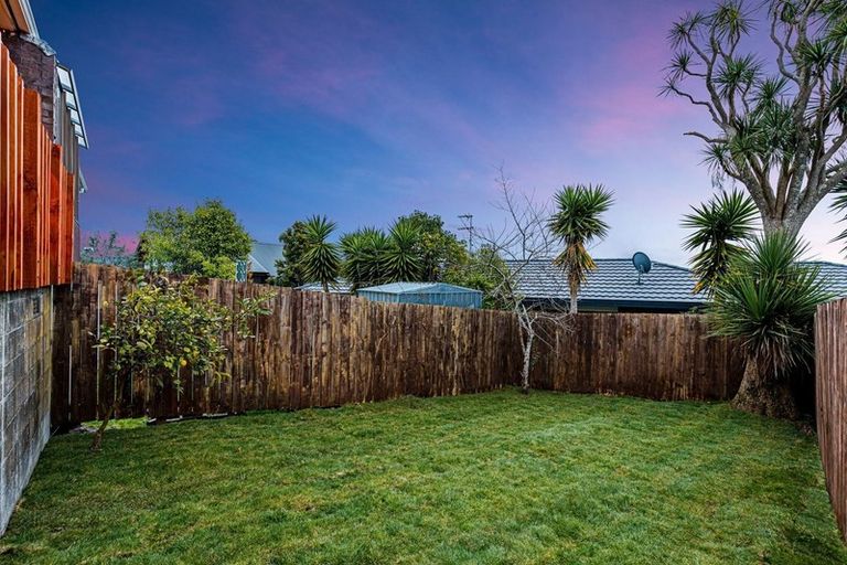 Photo of property in 5/38 Kirrie Avenue, Te Atatu South, Auckland, 0610