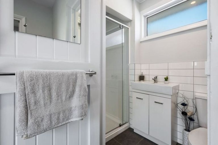 Photo of property in 19 Barton Road, Heretaunga, Upper Hutt, 5018