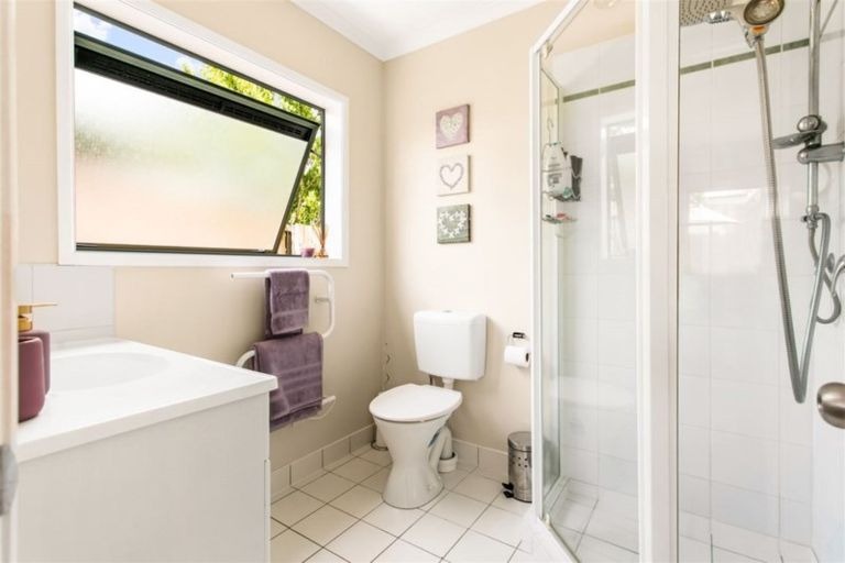 Photo of property in 5 San Diego Court, Henderson, Auckland, 0612