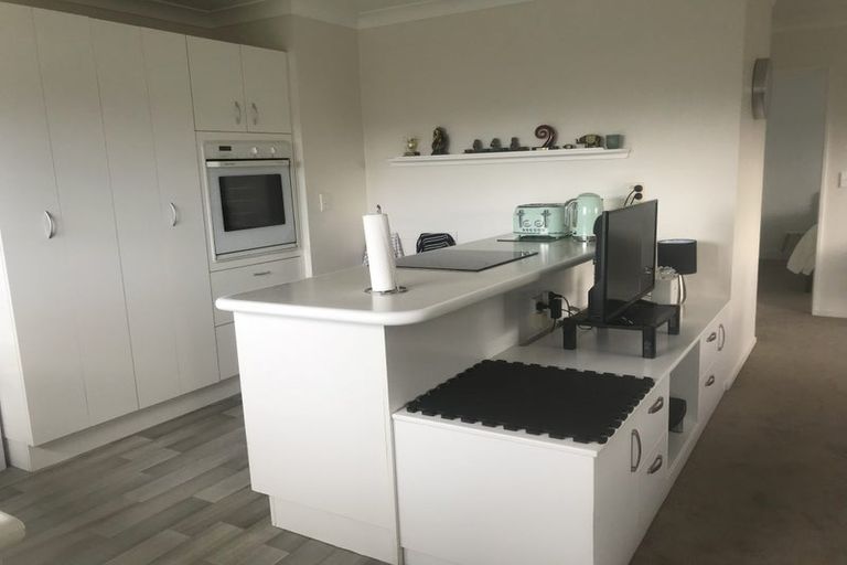 Photo of property in 1/28 Rewarewa Road, Te Atatu Peninsula, Auckland, 0610