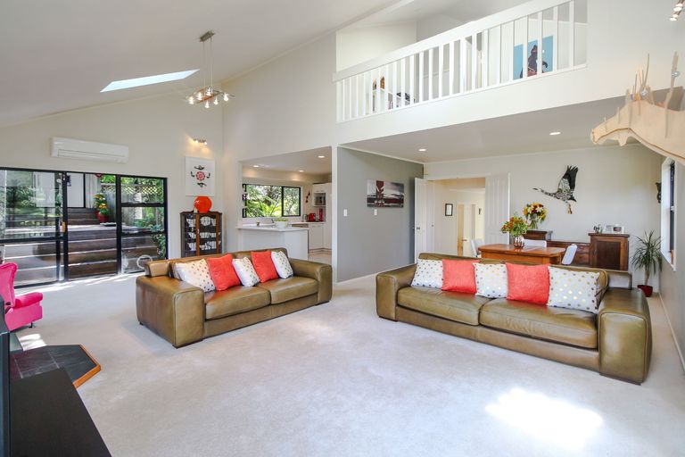 Photo of property in 89a Woodlands Park Road, Titirangi, Auckland, 0604