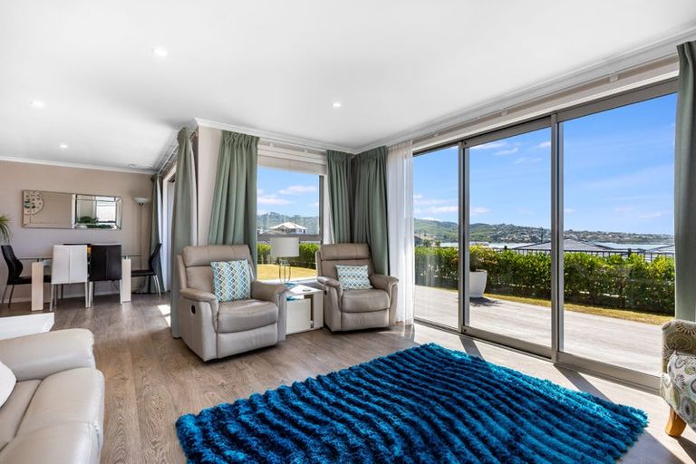 Photo of property in 5 Margaret Shields Avenue, Aotea, Porirua, 5024