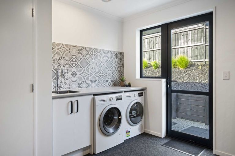 Photo of property in 124 Lisle Farm Drive, Pukekohe, 2120