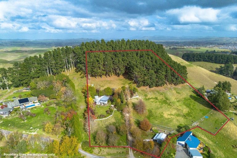 Photo of property in 128 Mangatarata Road, Waipukurau, 4285