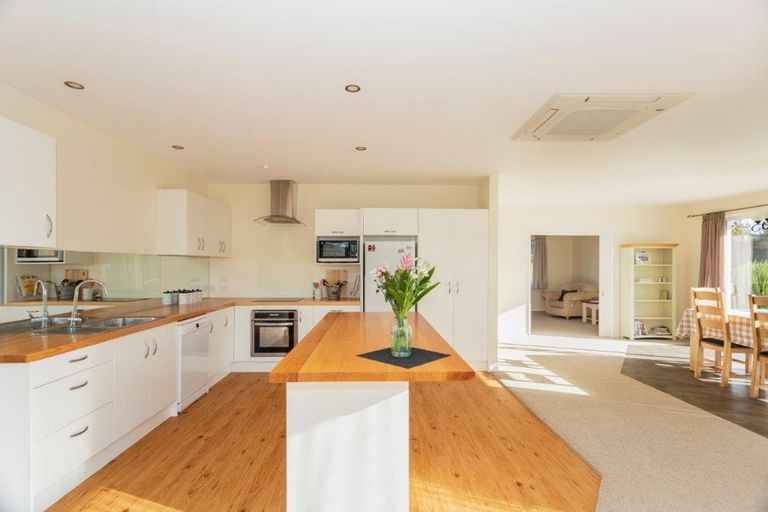 Photo of property in 24 Macs Ridge Road, Oamaru North, Oamaru, 9492