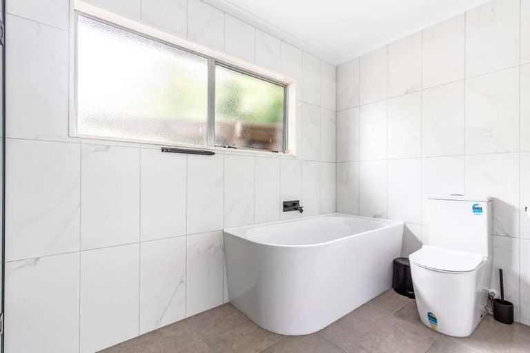 Photo of property in 48 Iles Road, Lynmore, Rotorua, 3010