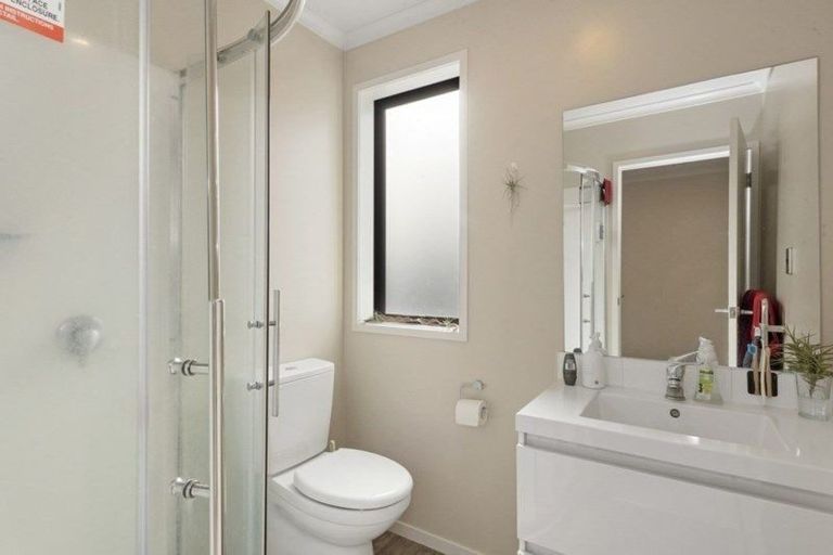 Photo of property in 2/99 Lake Road, Frankton, Hamilton, 3204