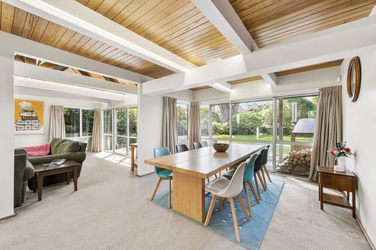 Photo of property in 14 Halswater Drive, Churton Park, Wellington, 6037