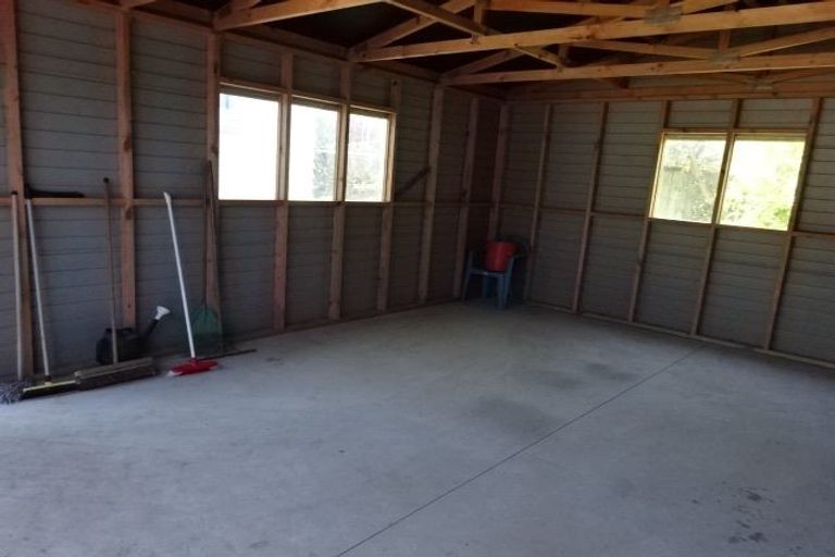 Photo of property in 37 Mcintyre Road, Mangere Bridge, Auckland, 2022