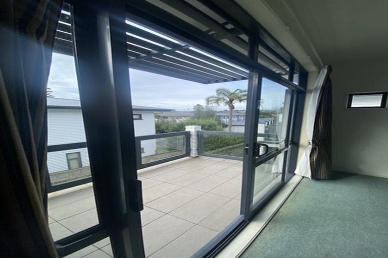 Photo of property in 140/2 Armoy Drive, East Tamaki, Auckland, 2016