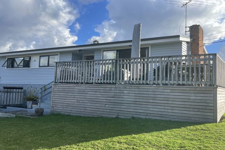 Photo of property in 67 Totara Road, Te Atatu Peninsula, Auckland, 0610