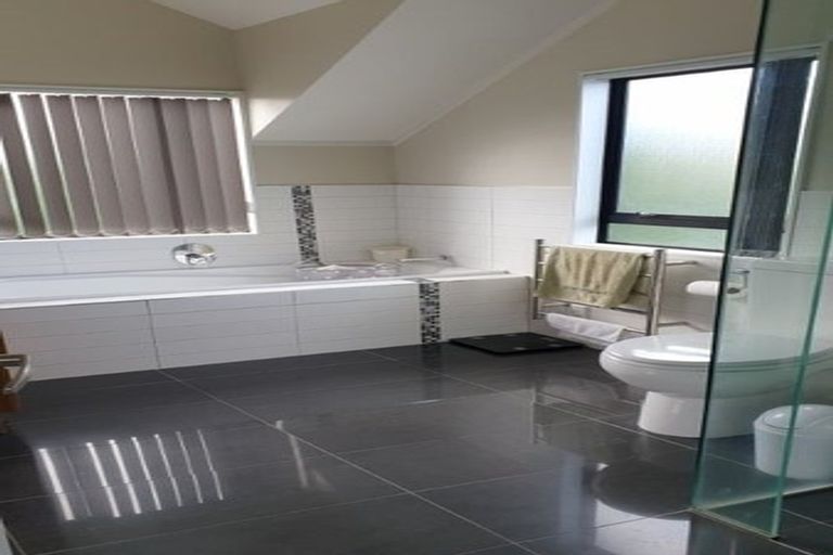 Photo of property in 1/23 Bond Crescent, Forrest Hill, Auckland, 0620