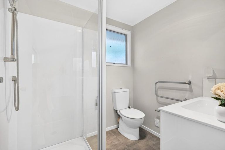 Photo of property in 5 Bittern Place, Henderson, Auckland, 0610