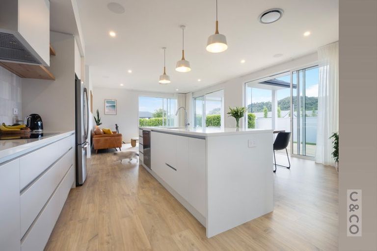 Photo of property in 31 Fruitlands Road, Kumeu, 0810