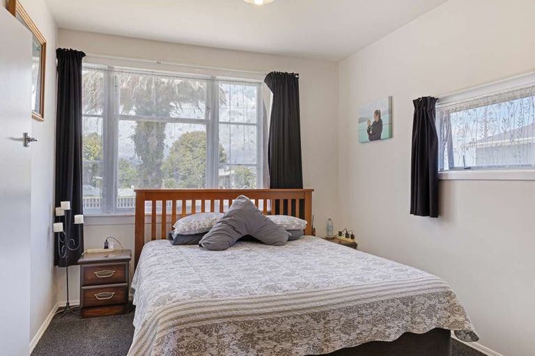 Photo of property in 55 Wakefield Street, Westport, 7825