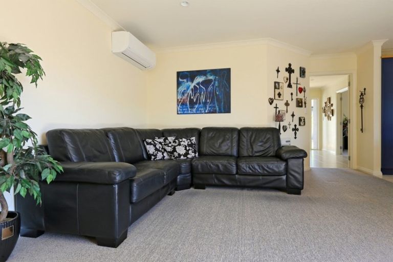 Photo of property in 8 Chenin Place, Greenmeadows, Napier, 4112