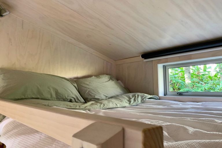 Photo of property in 105 Takahe Road, Titirangi, Auckland, 0604