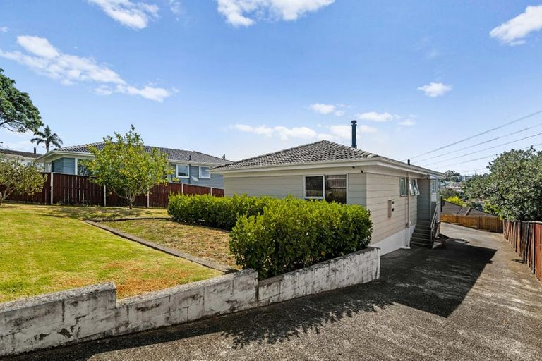 Photo of property in 16 Arlette Place, Massey, Auckland, 0614
