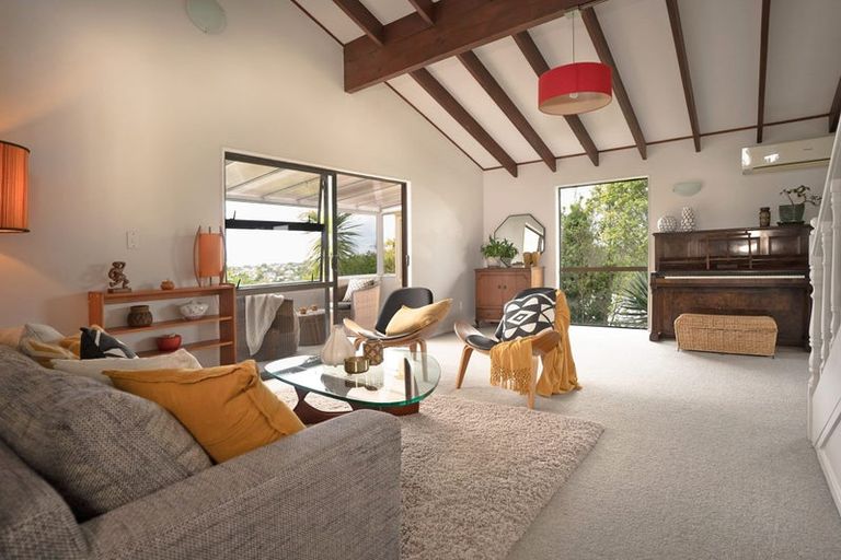 Photo of property in 2/15b Nandana Drive, Glen Eden, Auckland, 0602