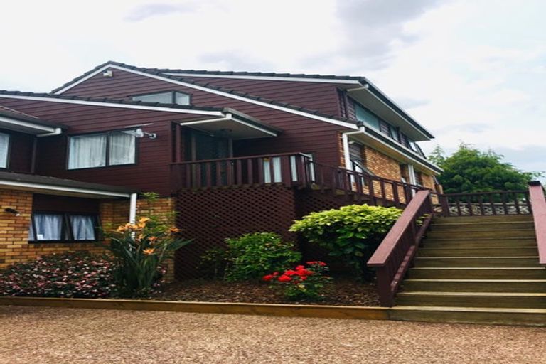 Photo of property in 92 Manhattan Heights, Glendene, Auckland, 0602