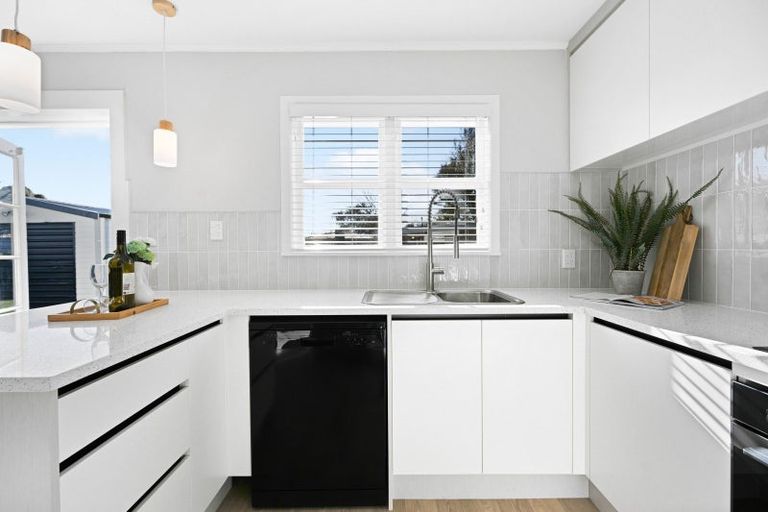 Photo of property in 92 Silverdale Road, Silverdale, Hamilton, 3216