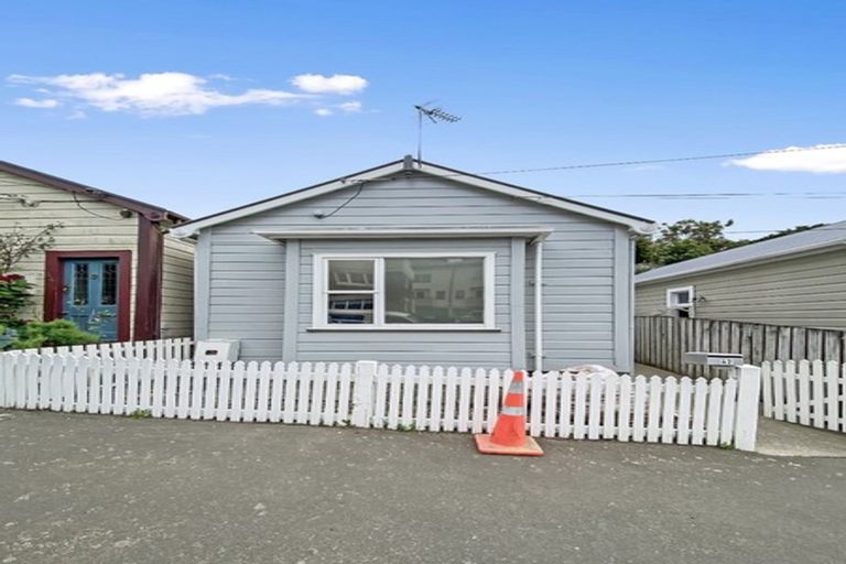 Photo of property in 42 Rolleston Street, Mount Cook, Wellington, 6021