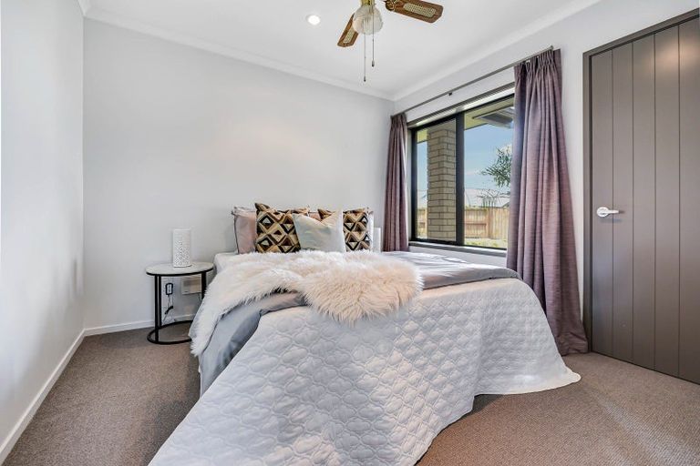 Photo of property in 15 Waltham Place, Rototuna North, Hamilton, 3210