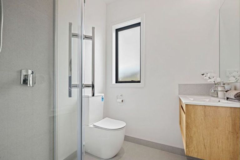 Photo of property in 2/48 Heath Street, Saint Andrews, Hamilton, 3200