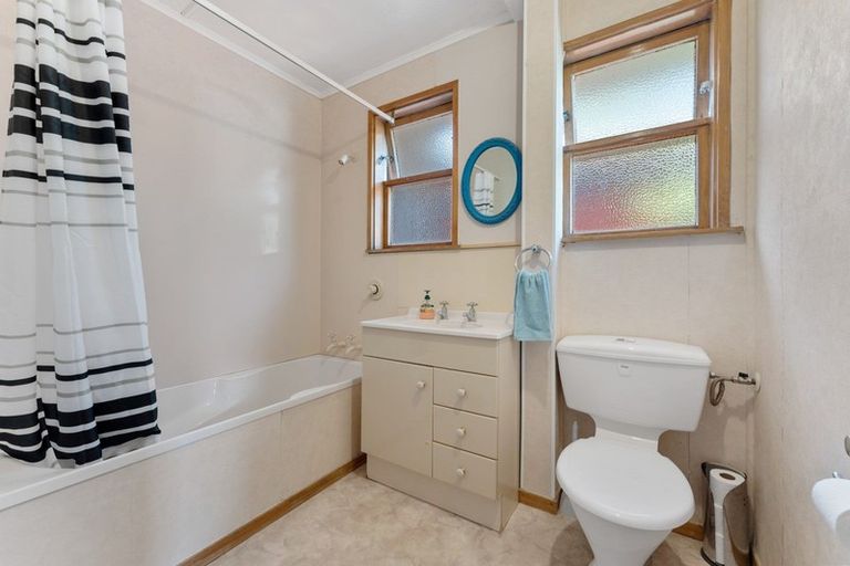 Photo of property in 33 Andrew Avenue, Roslyn, Palmerston North, 4414