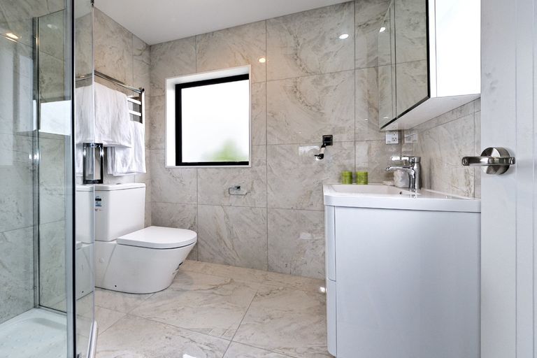 Photo of property in 421 West Coast Road, Glen Eden, Auckland, 0602